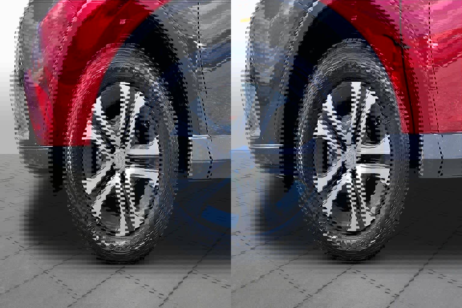 Used 2018 Toyota RAV4 LE image 11