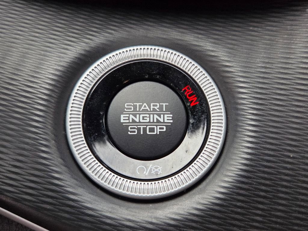Used 2023 Jeep Grand Cherokee Altitude RWD image 29