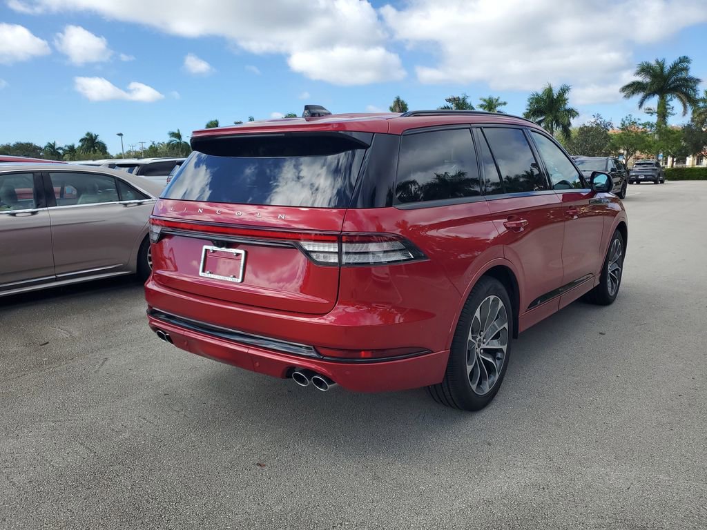 New 2025 Lincoln Aviator 2WD w/ Jet Appearance Package image 4