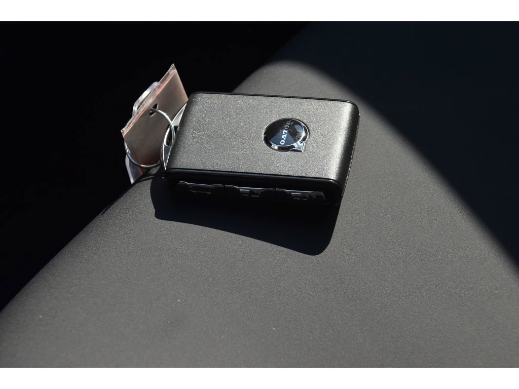 Certified 2026 Volvo XC60 B5 Plus w/ Protection Package Premier image 37