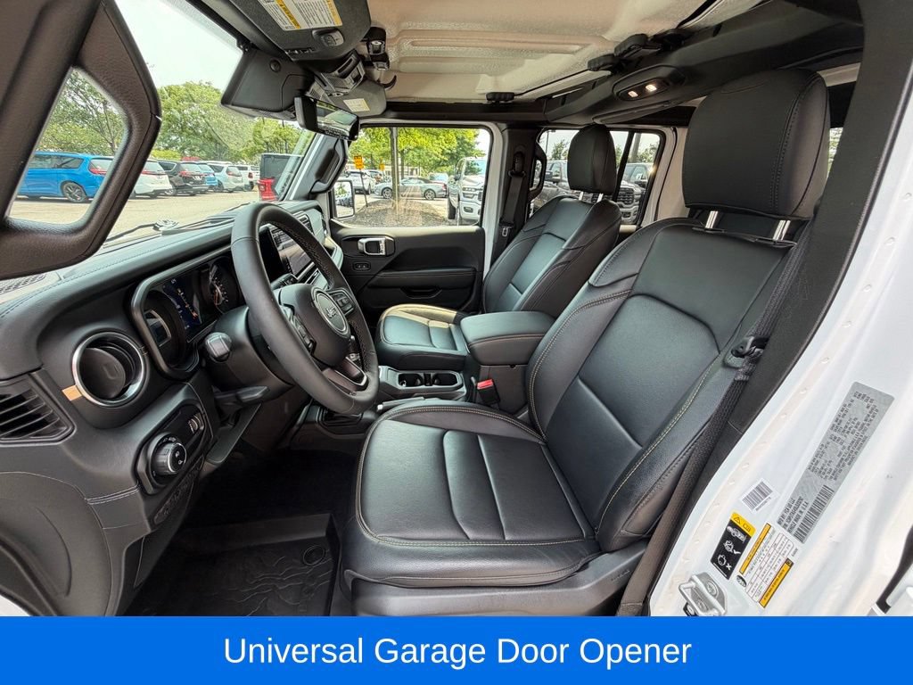 Certified 2025 Jeep Gladiator Sport AWD/4WD image 22