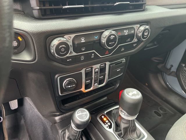 Used 2025 Jeep Wrangler Sport image 25