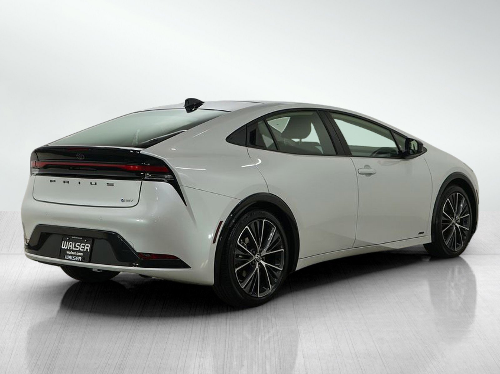 Used 2025 Toyota Prius XLE image 7