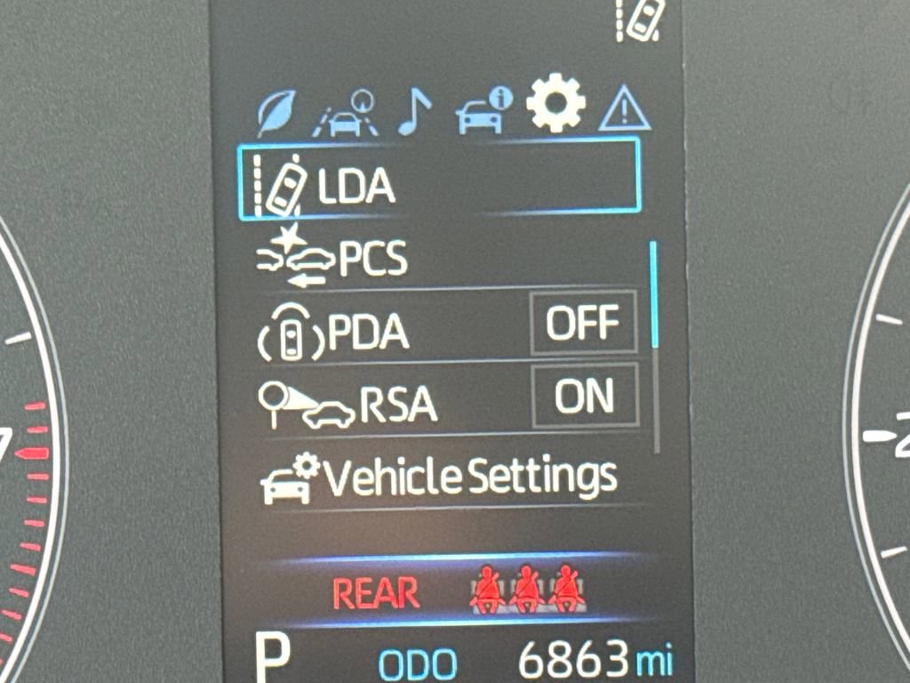 Used 2025 Toyota Corolla LE image 17