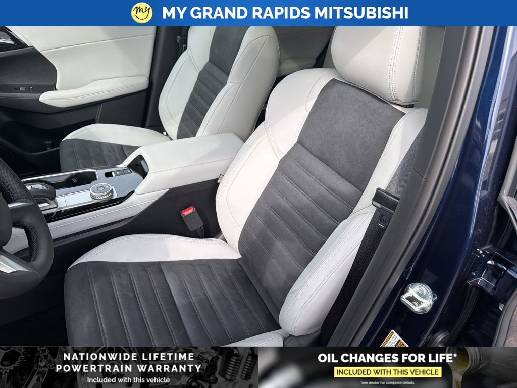 New 2026 Mitsubishi Outlander SE image 14