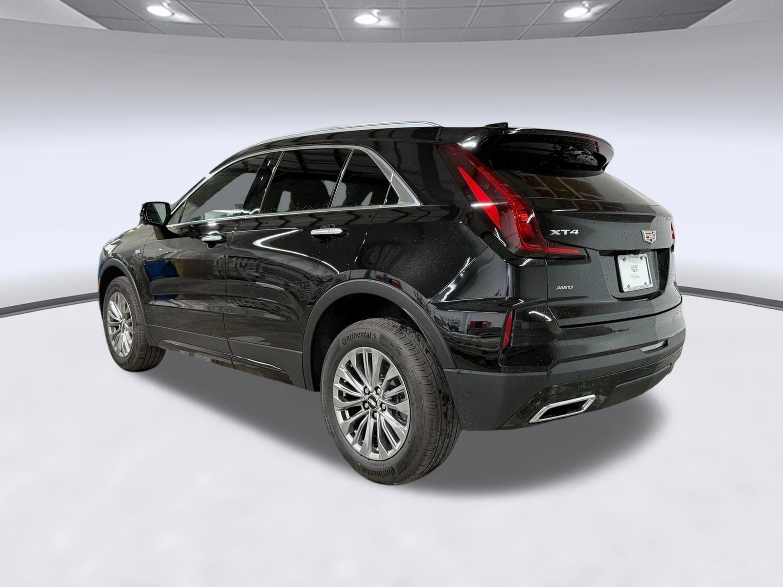 New 2025 Cadillac XT4 Premium Luxury image 2
