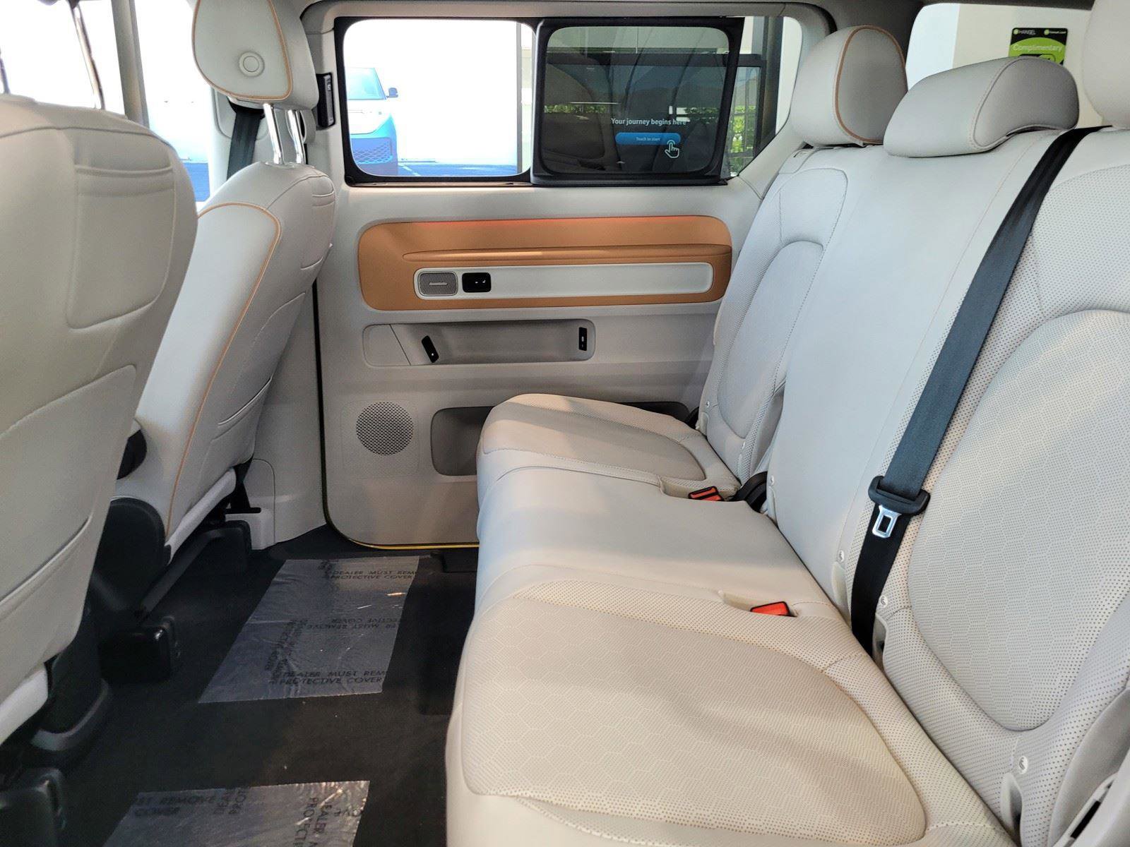 New 2025 Volkswagen ID. Buzz Pro S Plus RWD image 12