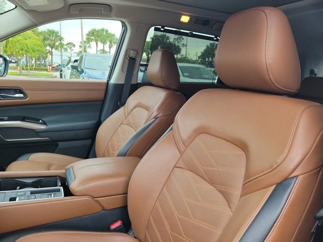 Certified 2025 Nissan Pathfinder Platinum w/ Cargo Package image 22