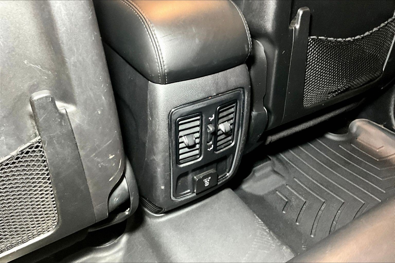Used 2014 Jeep Grand Cherokee Altitude AWD/4WD image 10