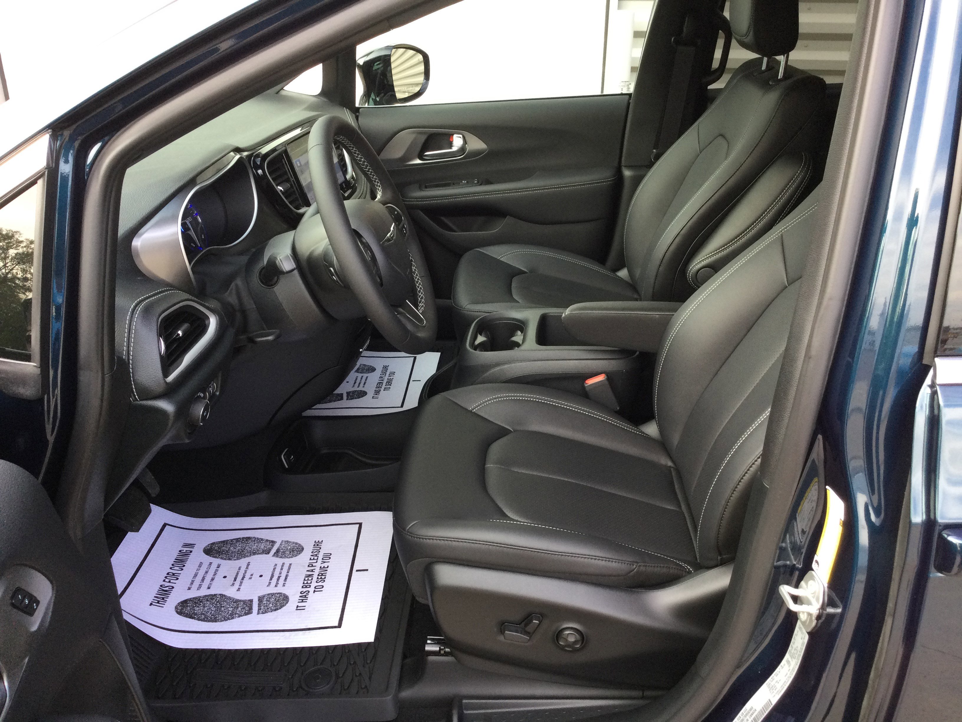 New 2025 Chrysler Pacifica Select image 7