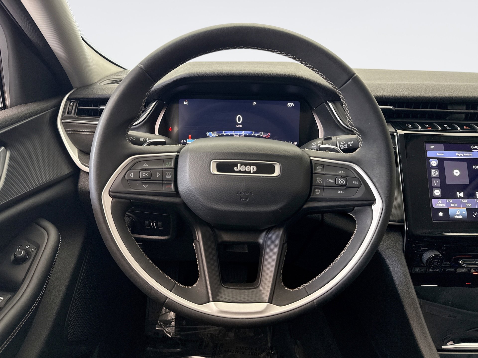 Used 2023 Jeep Grand Cherokee L Laredo image 12