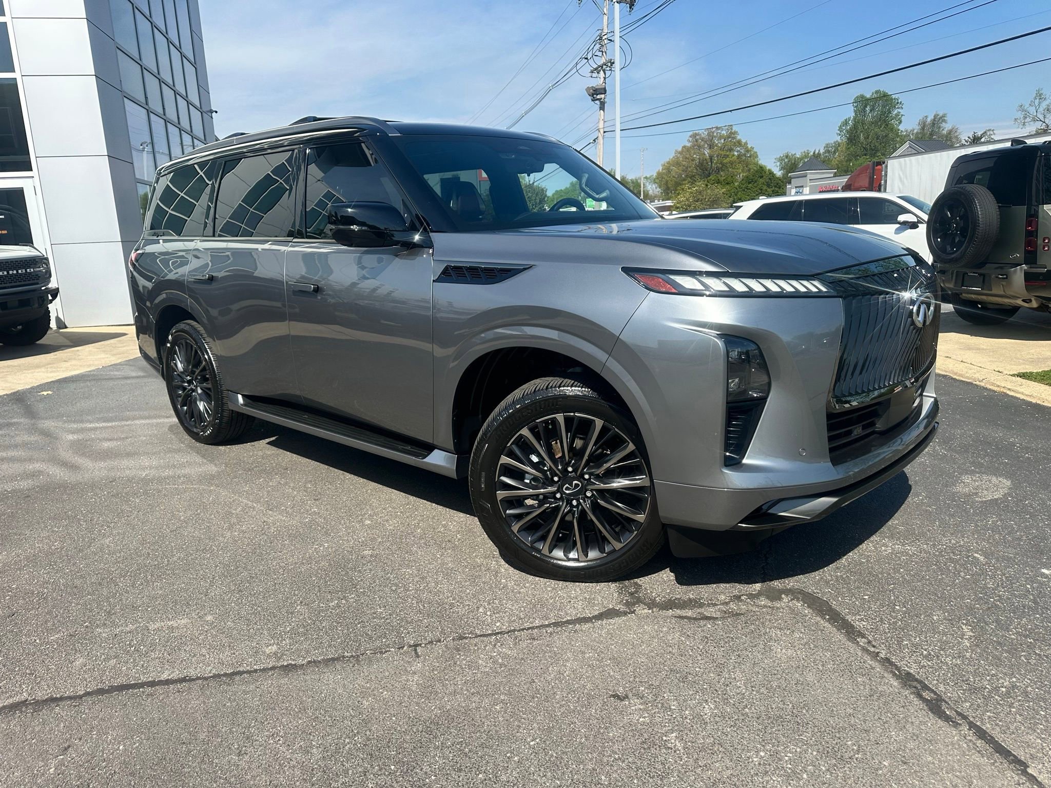 Used 2025 INFINITI QX80 Autograph w/ Autograph Exterior Package image 1