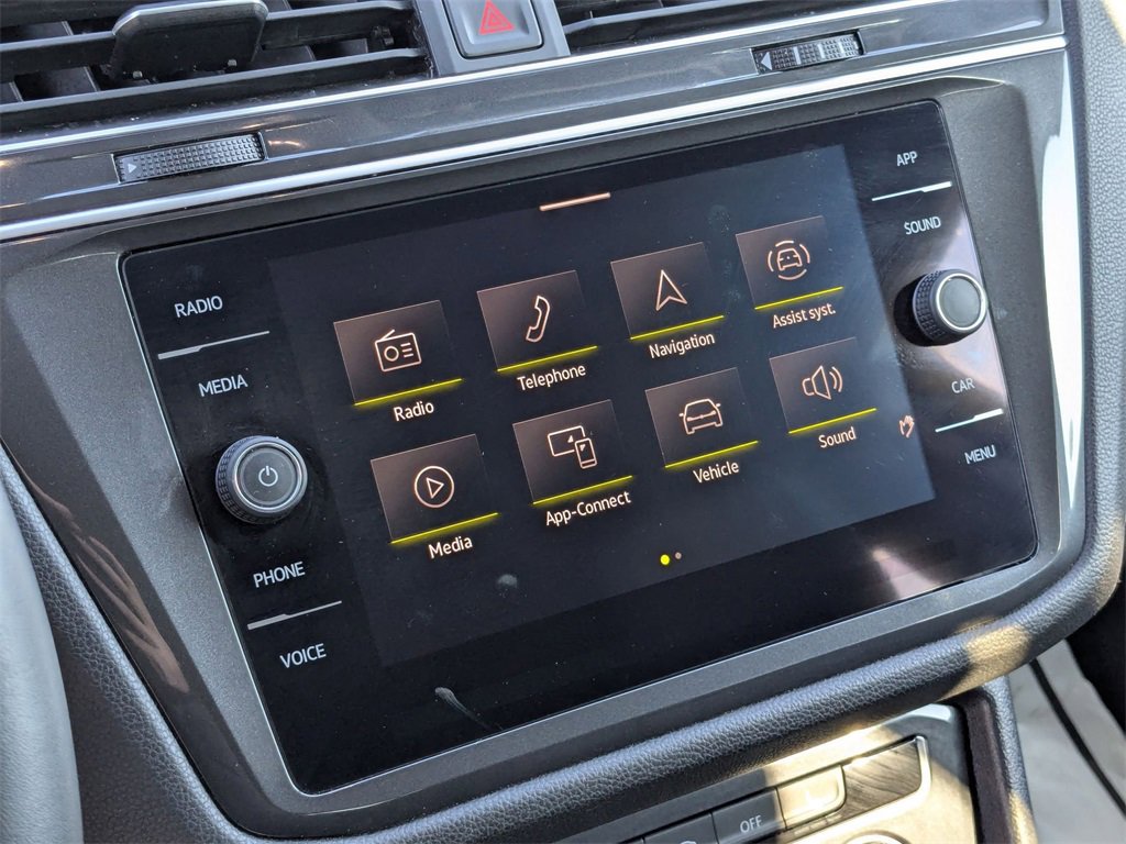 Used 2024 Volkswagen Tiguan SE image 23