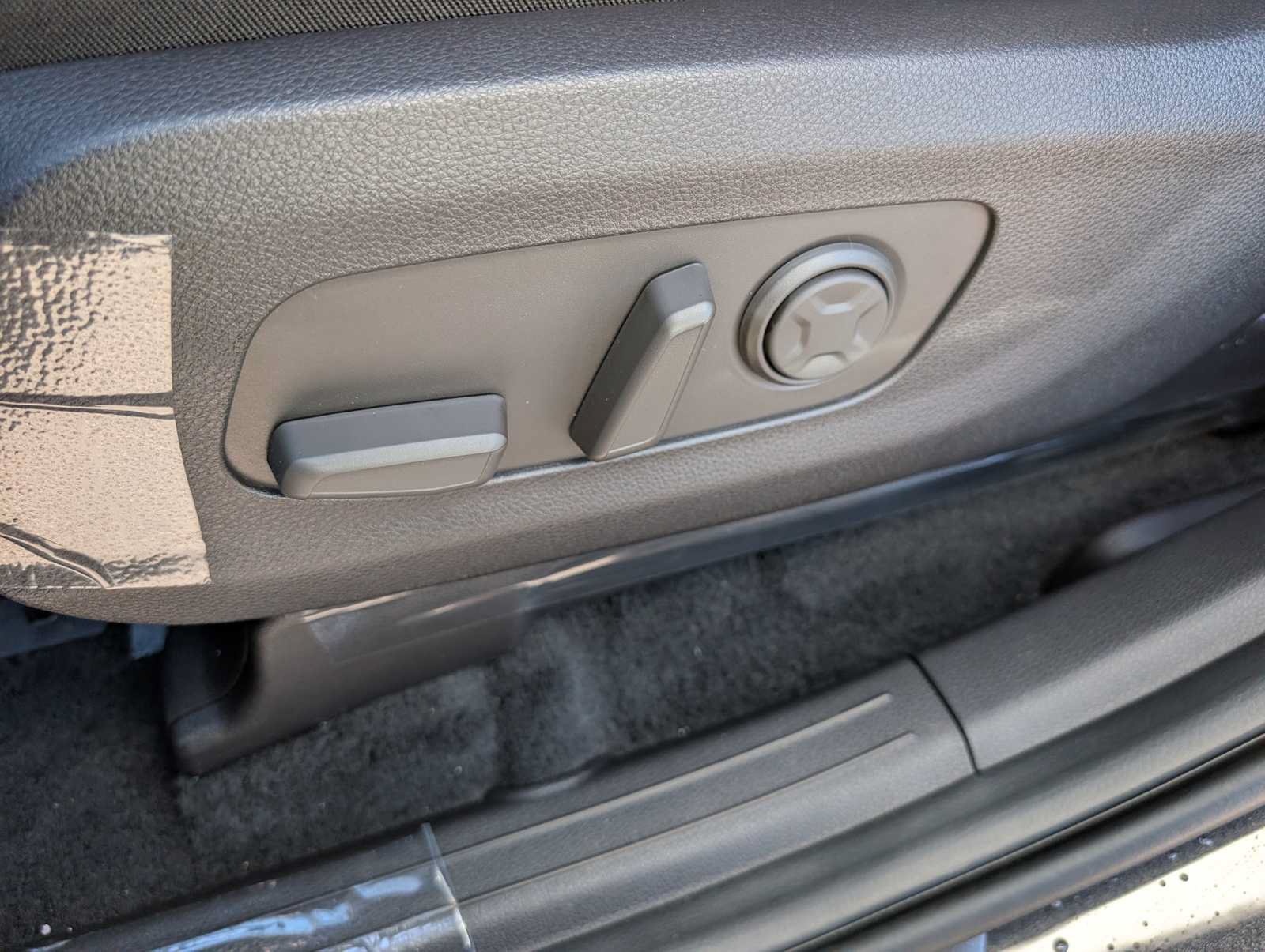 New 2027 Kia Carnival EX FWD image 33