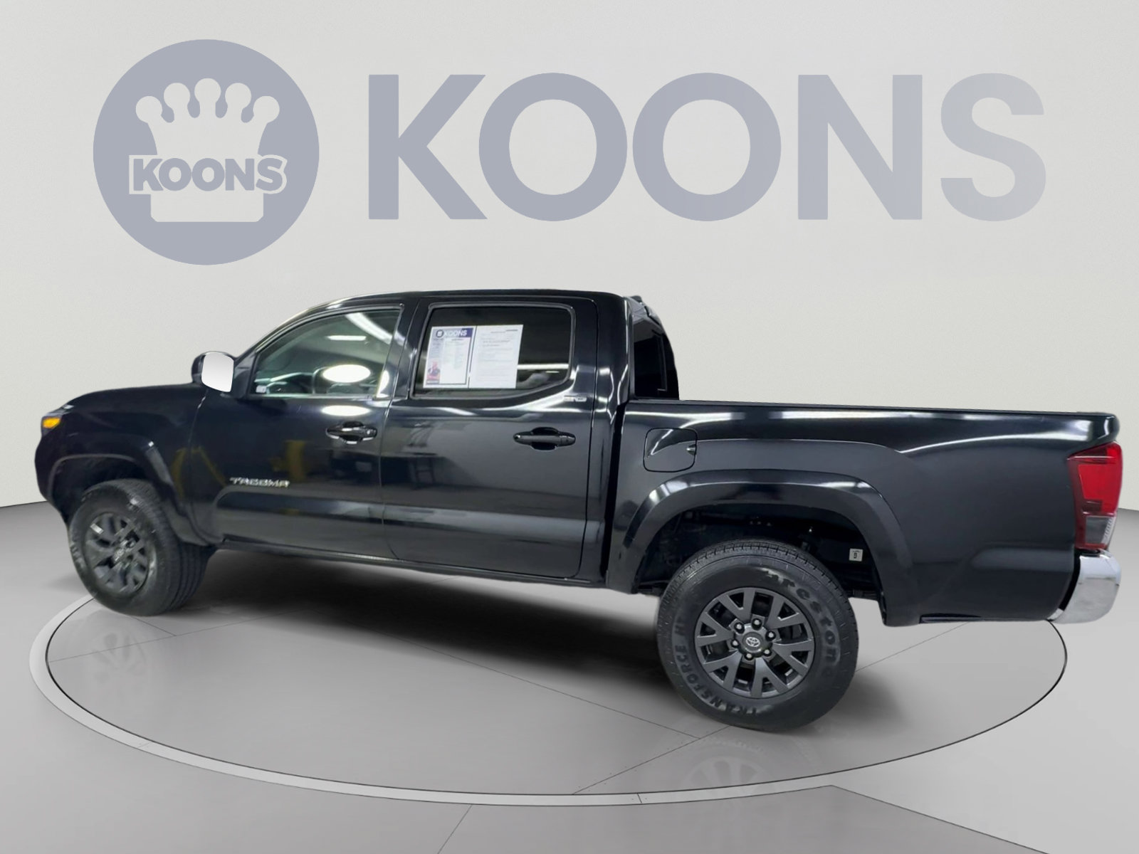 Used 2022 Toyota Tacoma SR5 AWD/4WD image 8