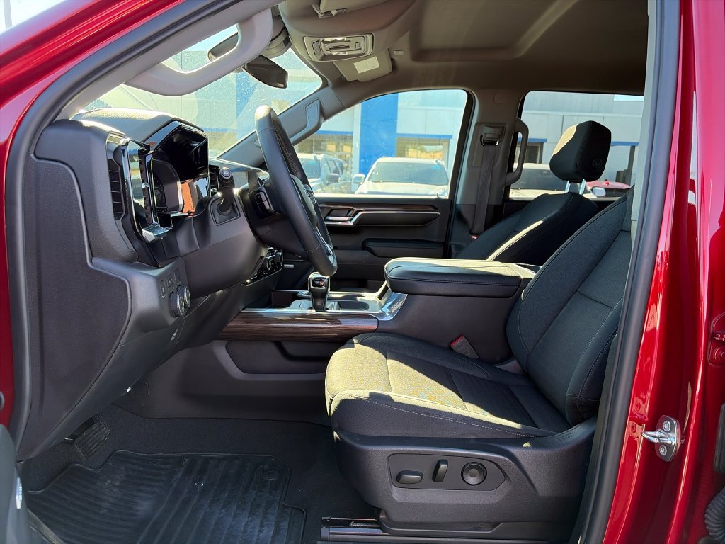 Used 2024 Chevrolet Silverado 1500 RST w/ Convenience Package II AWD/4WD image 14