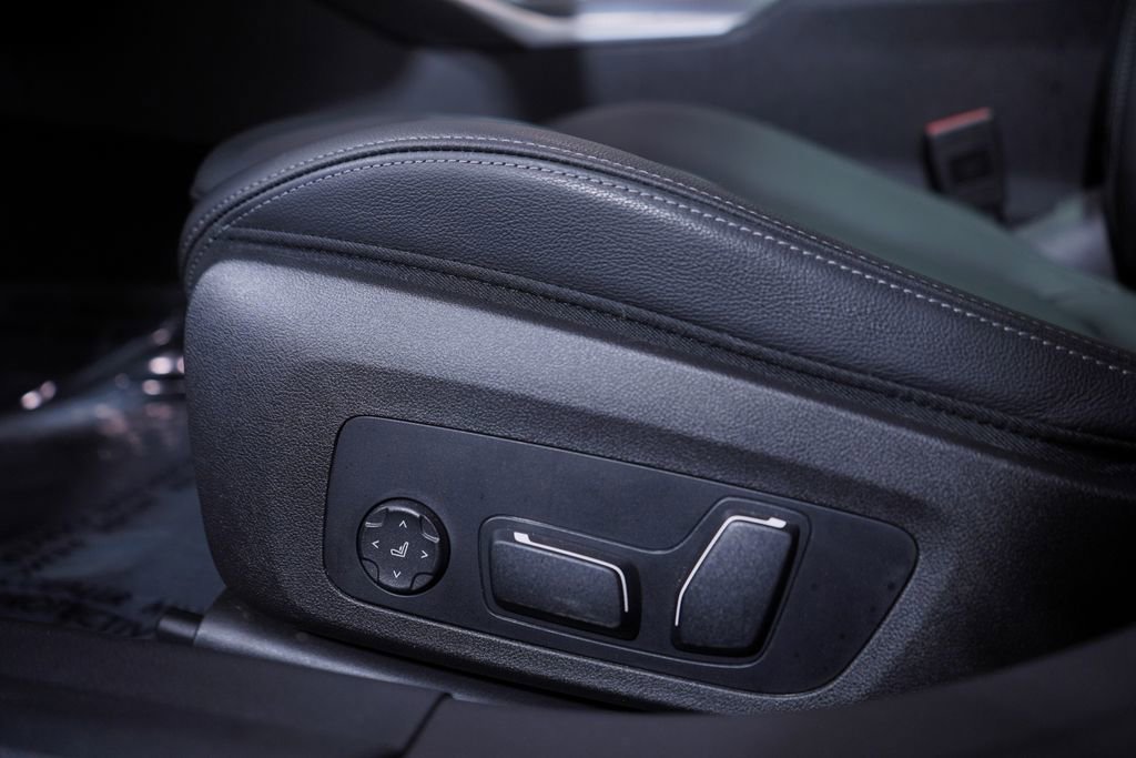 Used 2025 BMW M340i image 18