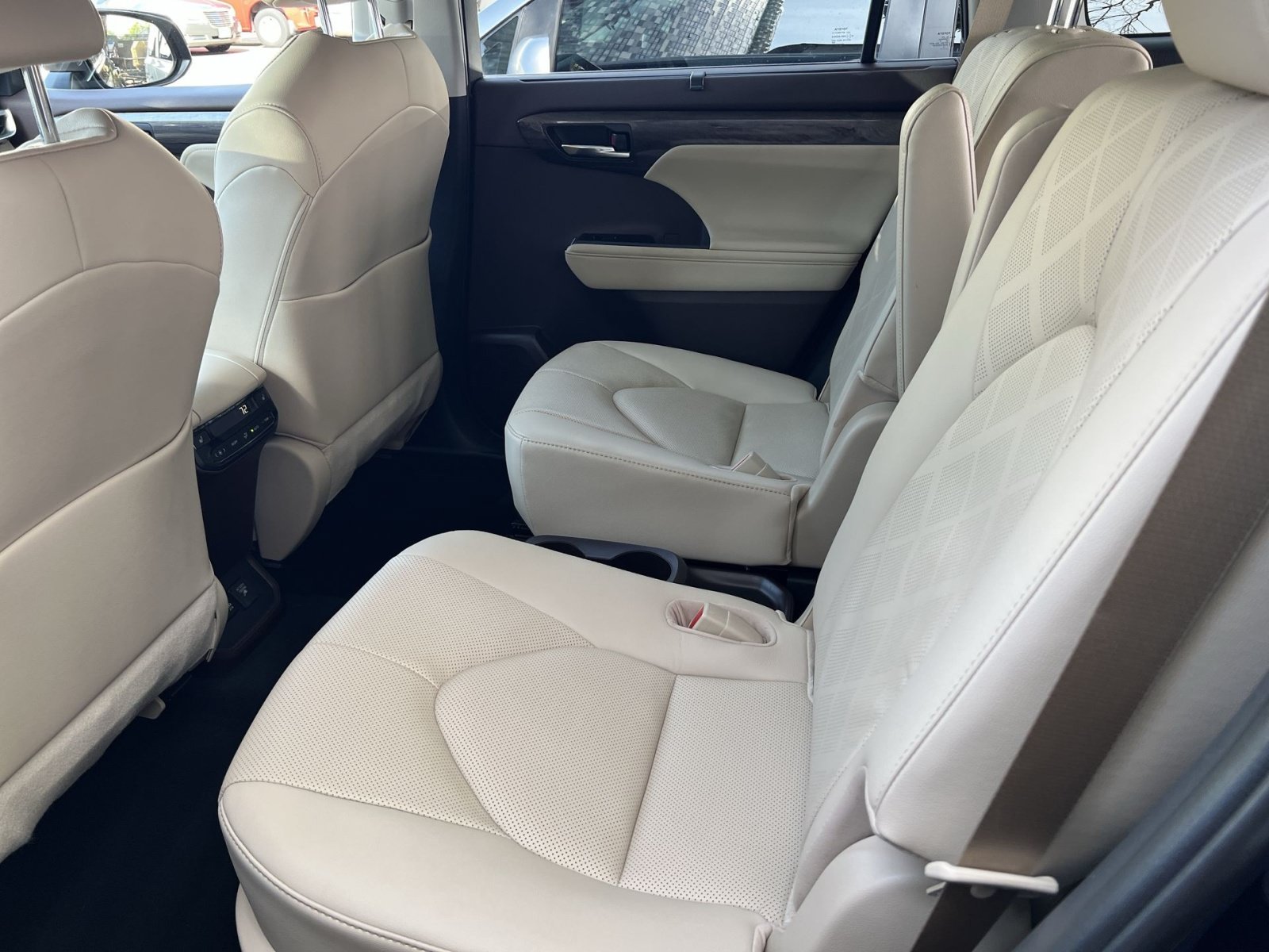 Used 2020 Toyota Highlander Platinum AWD/4WD image 22
