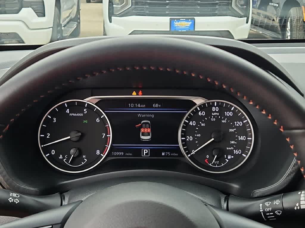 Used 2025 Nissan Sentra SR w/ SR Premium Package FWD image 21
