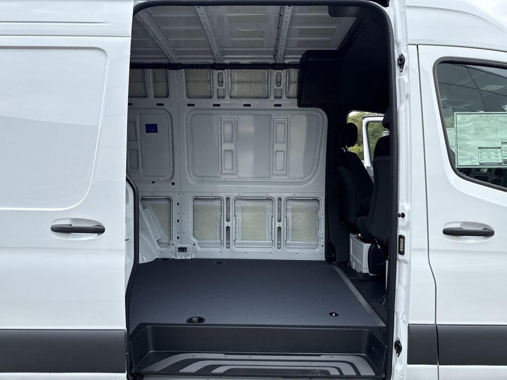New 2025 Mercedes-Benz Sprinter 2500 image 9