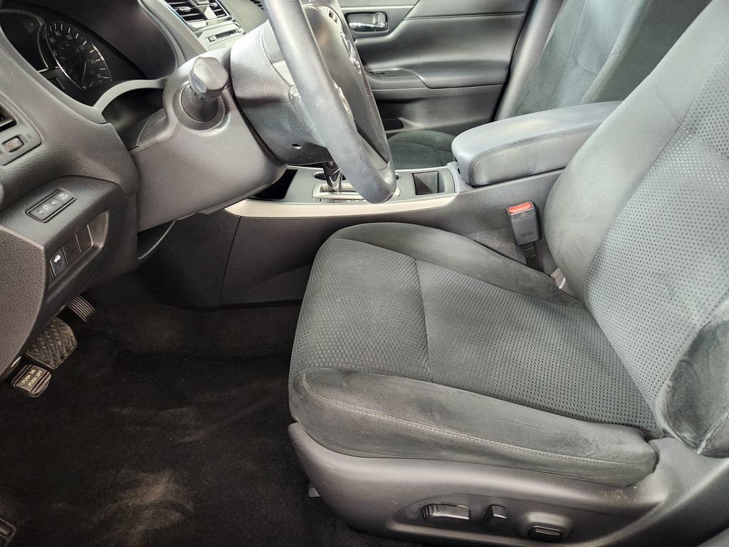 Used 2015 Nissan Altima 2.5 SV w/ Convenience Package FWD image 11