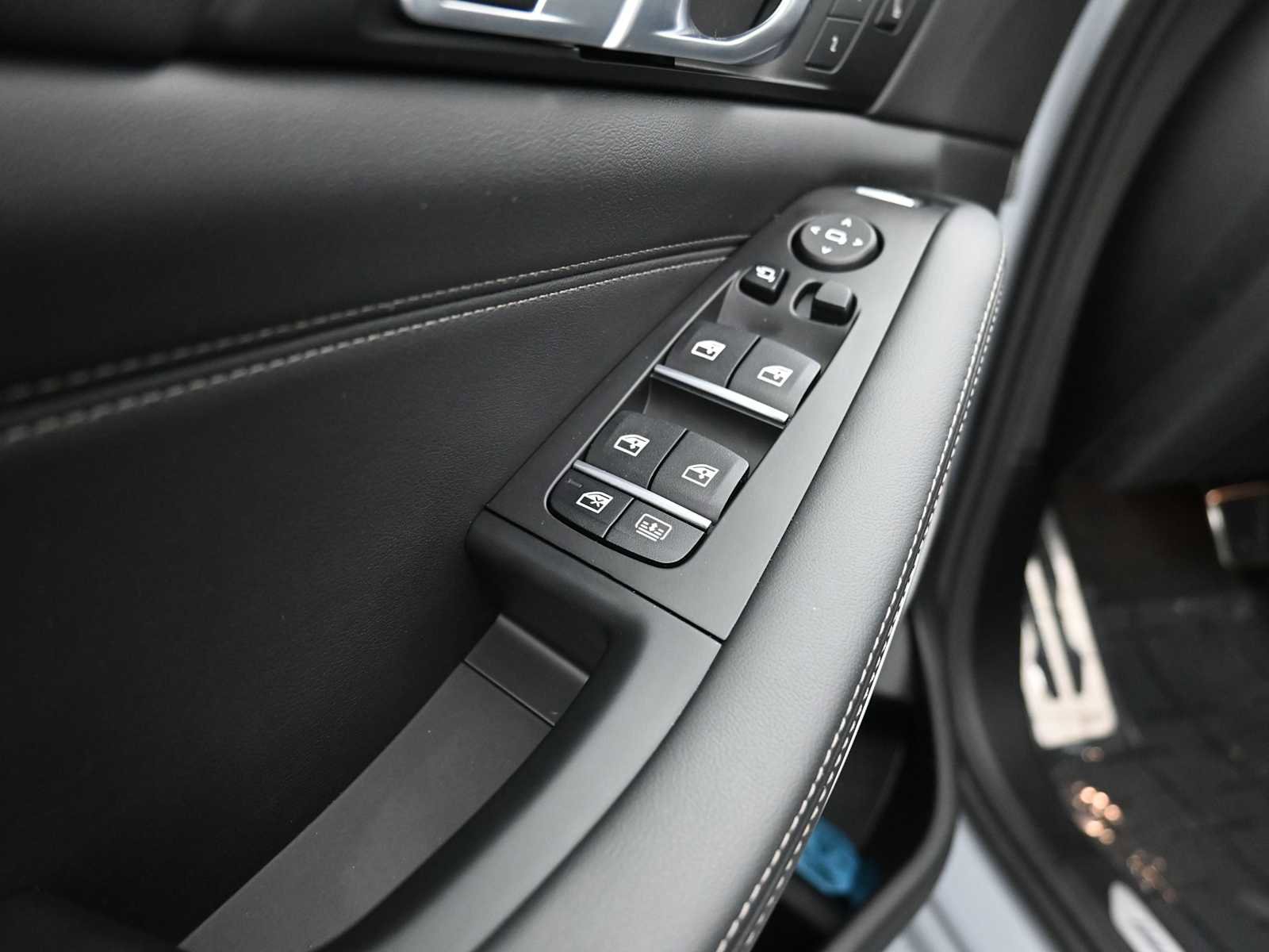 Used 2026 BMW X7 M60i AWD/4WD image 9