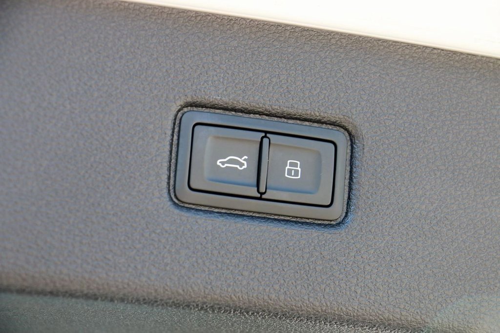 Used 2025 Audi Q7 3.0T Premium Plus image 11