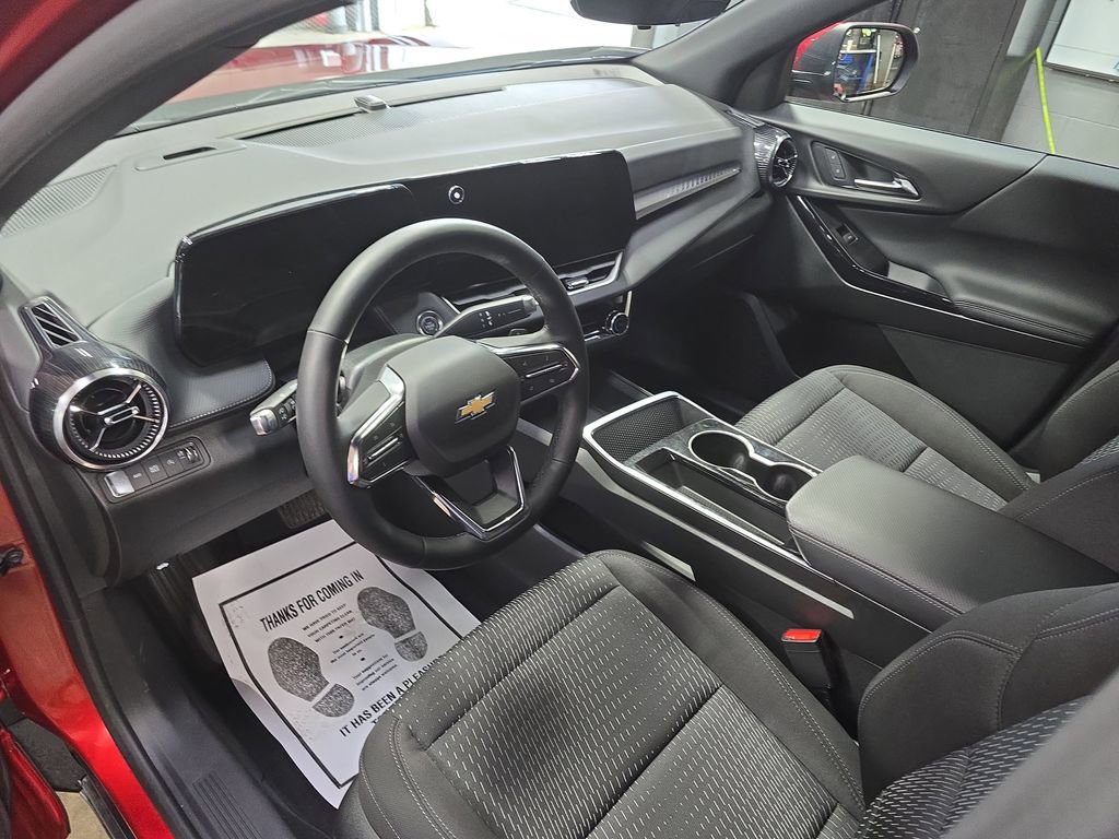 Used 2025 Chevrolet Equinox LT w/ Safety and Technology Package image 17