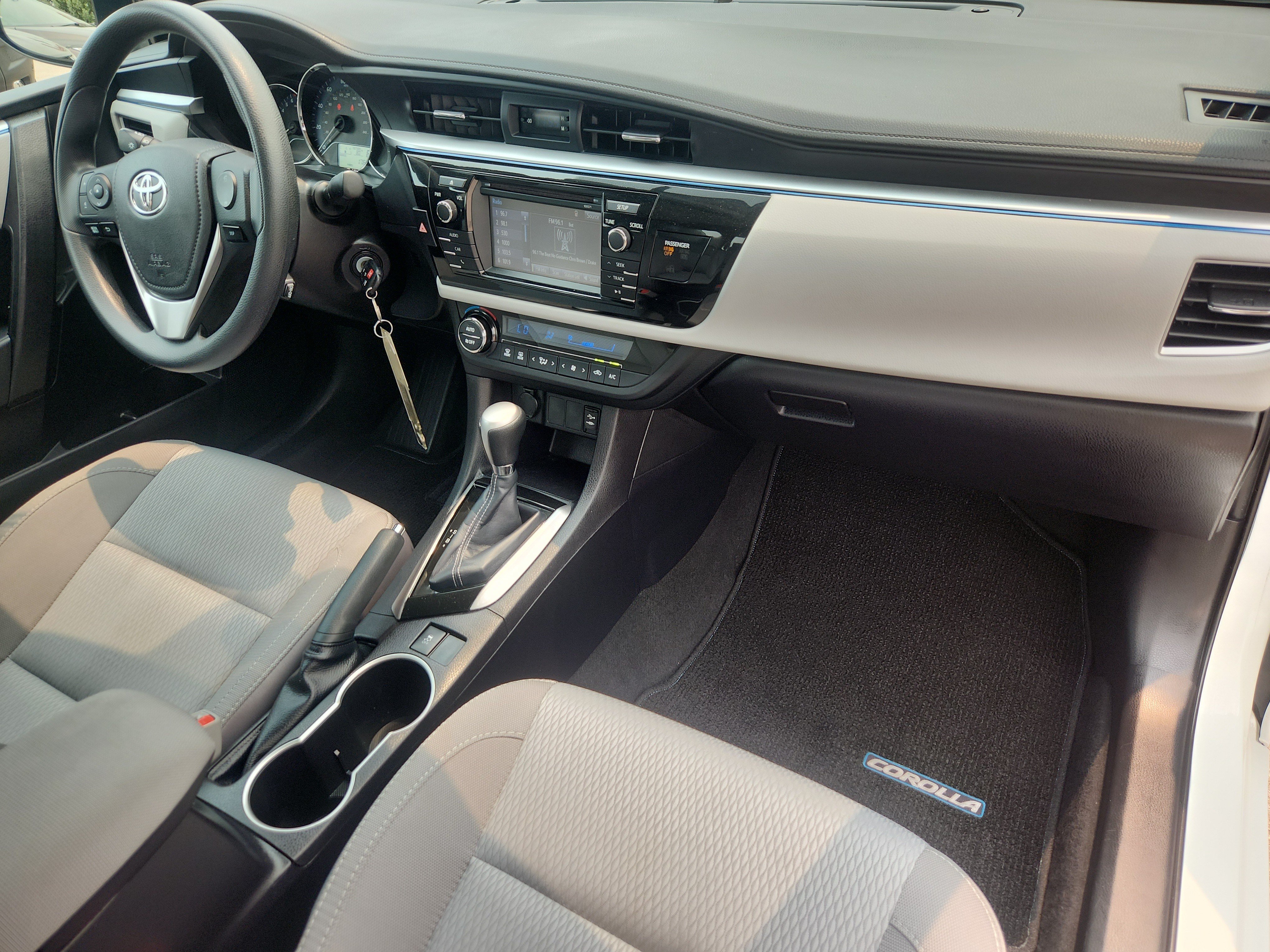 Used 2016 Toyota Corolla LE FWD image 16