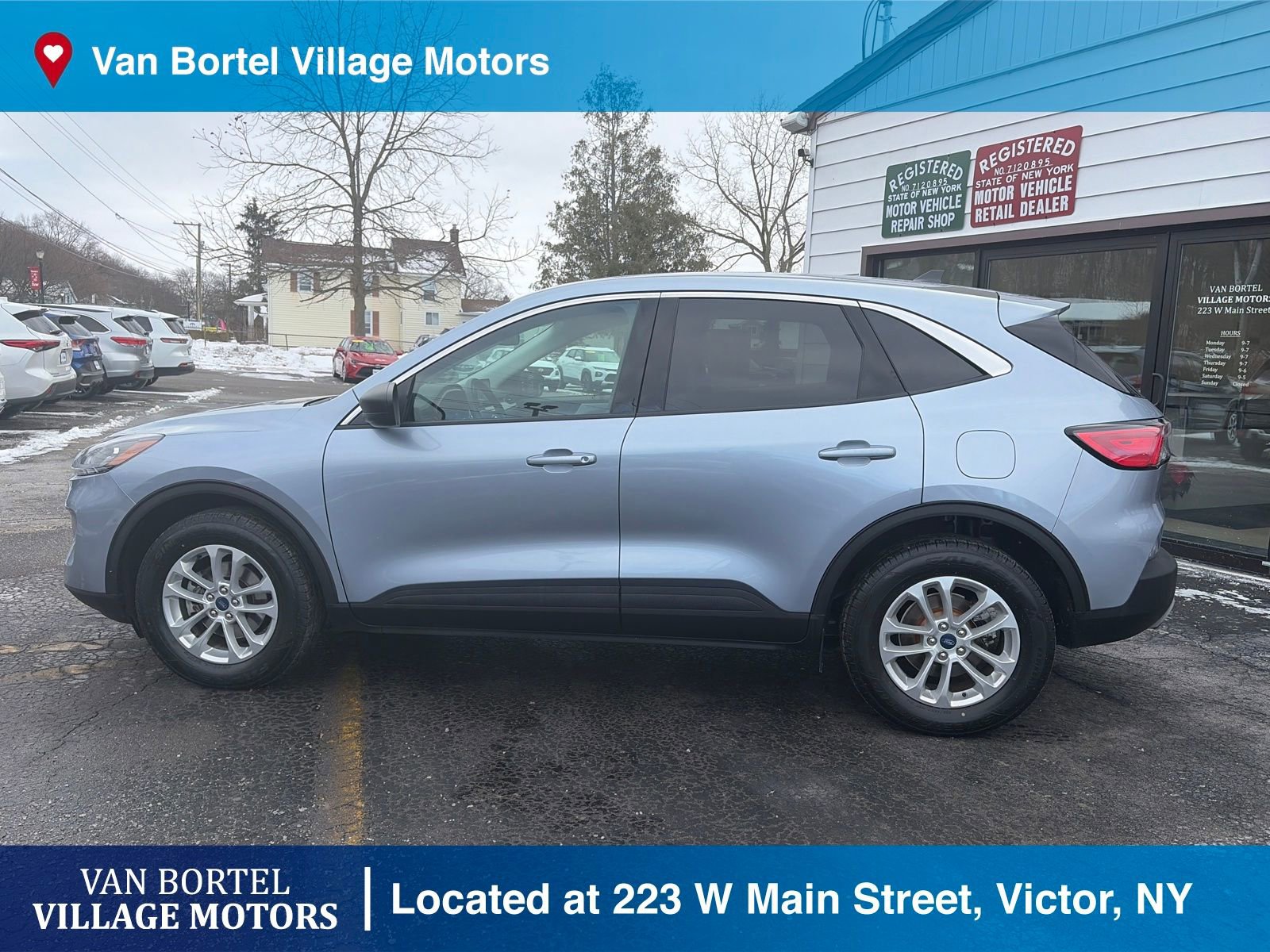 Used 2022 Ford Escape SE w/ Cold Weather Package image 8