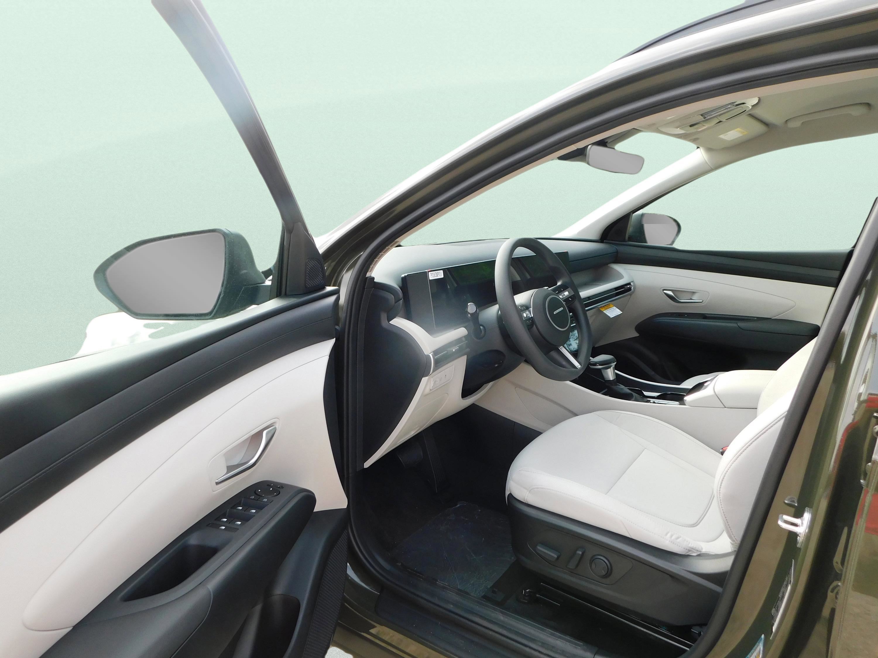 Certified 2025 Hyundai Tucson SEL FWD image 9