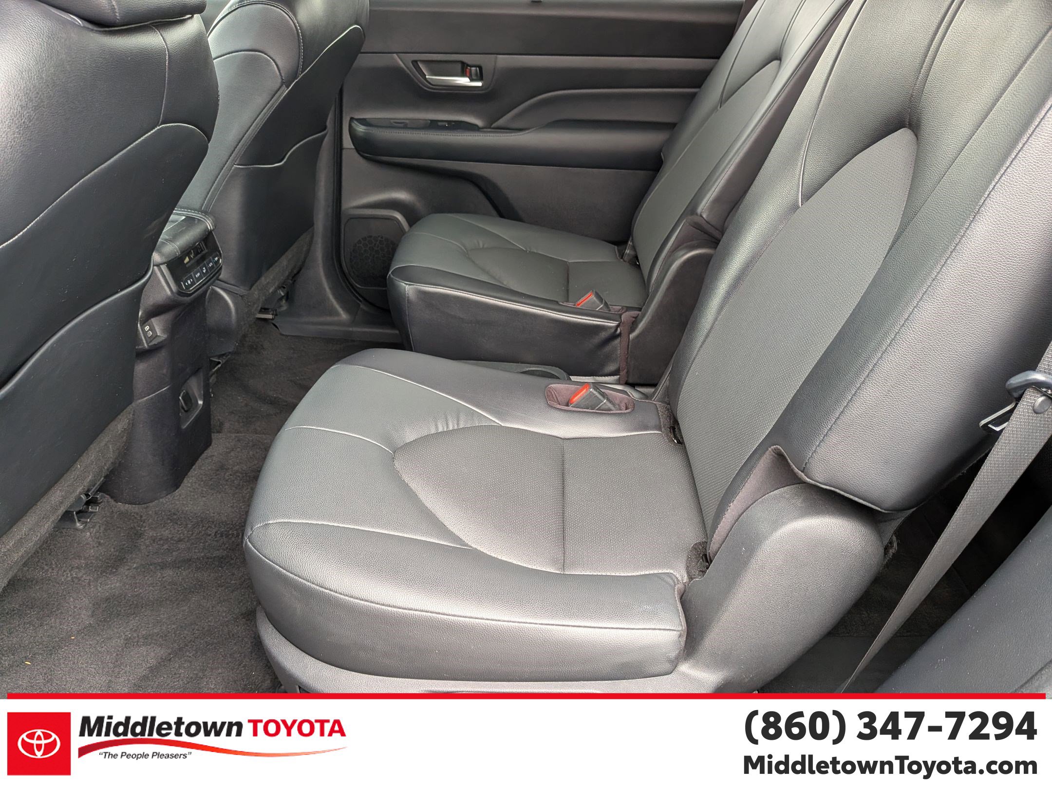 Certified 2024 Toyota Grand Highlander XLE image 34