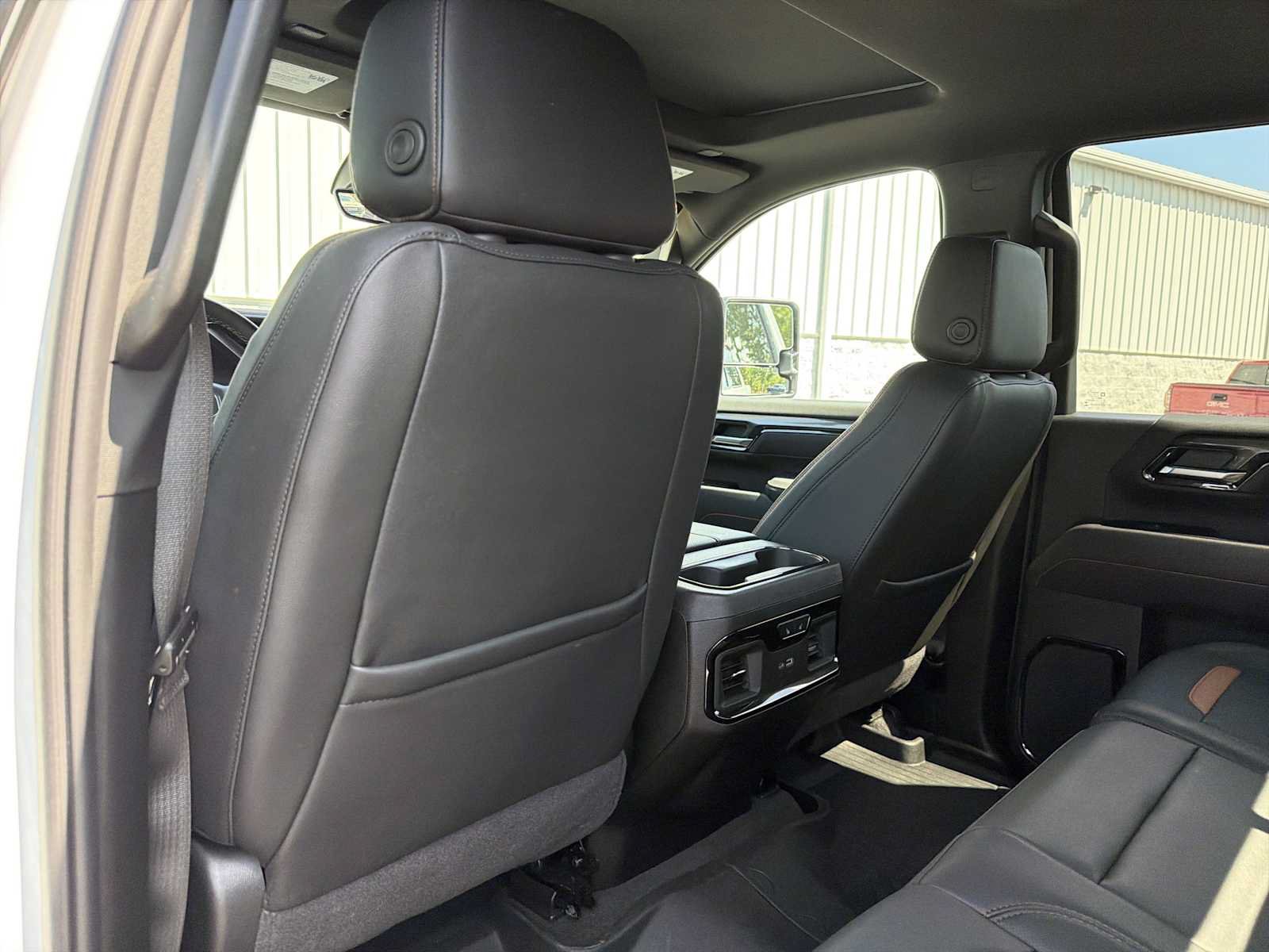 Used 2025 GMC Sierra 2500 AT4 w/ AT4 Premium Plus Package AWD/4WD image 28
