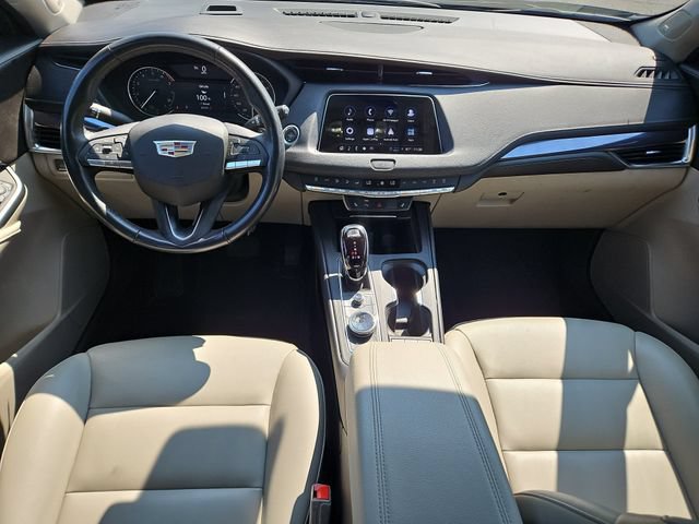 Certified 2022 Cadillac XT4 Luxury w/ Cold Weather Package FWD image 8