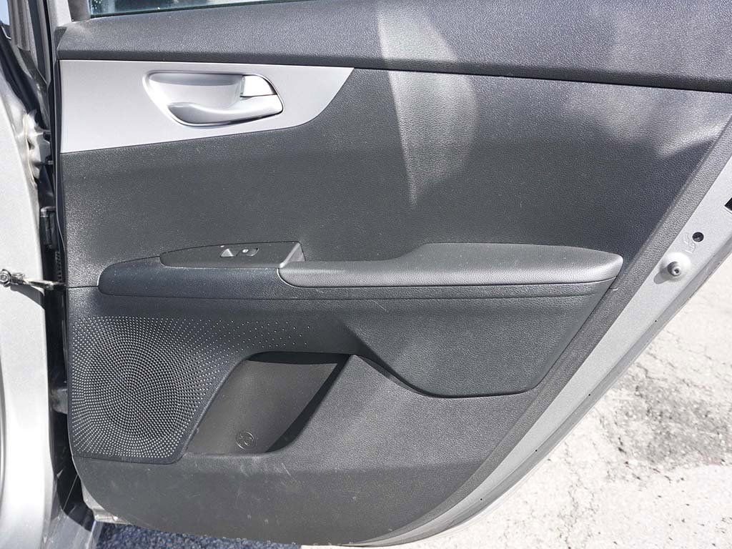 Used 2023 Kia Forte LXS w/ LXS Technology Package image 16