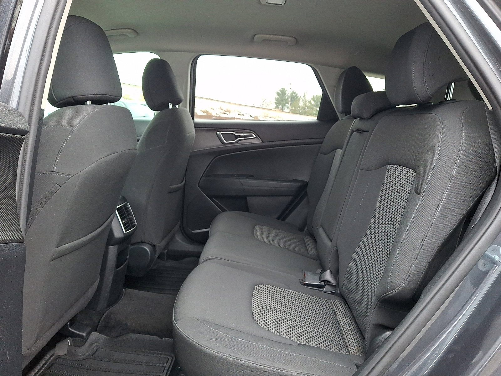 Used 2023 Kia Sportage LX image 10