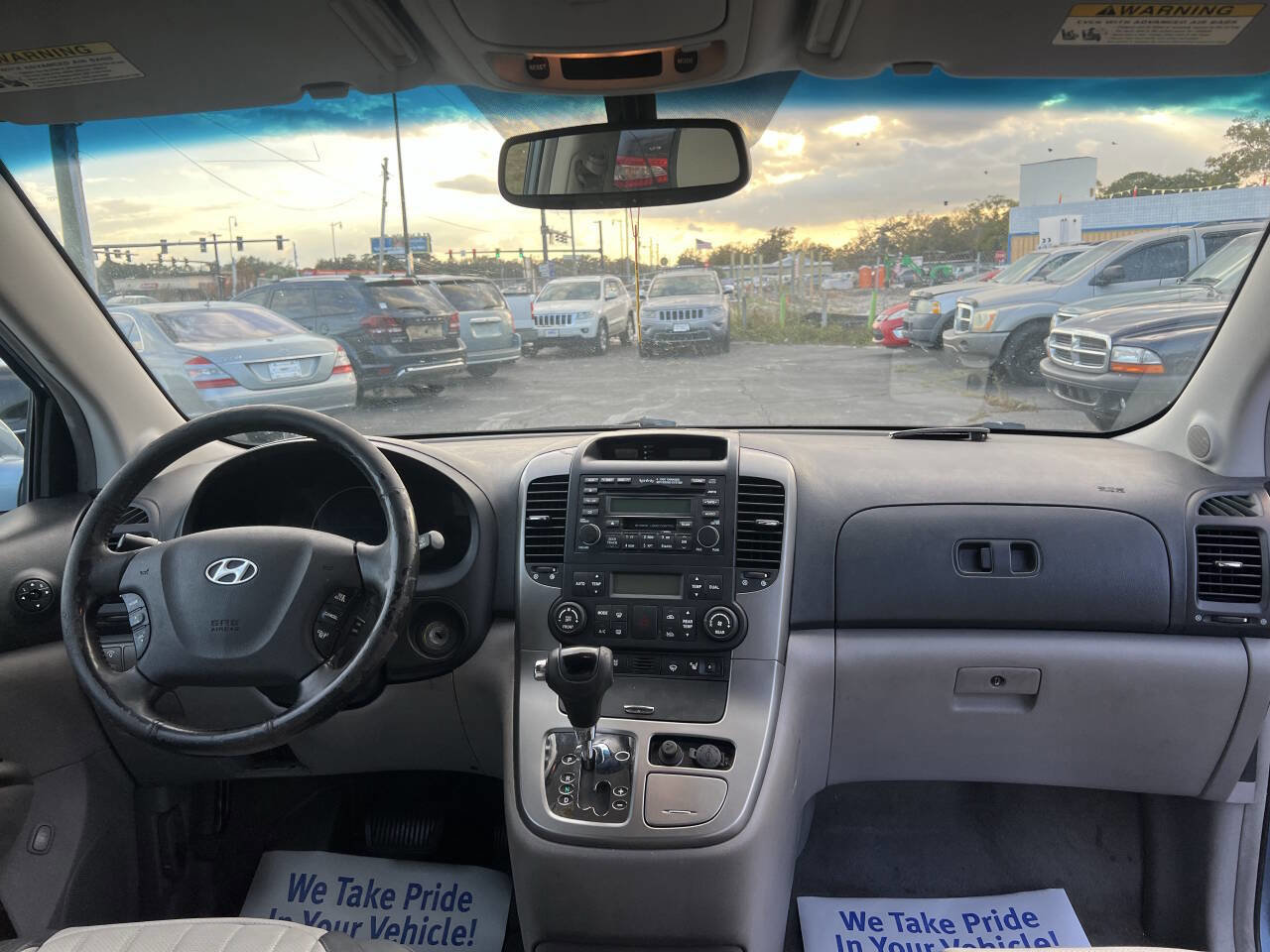 Used 2007 Hyundai Entourage Limited image 14