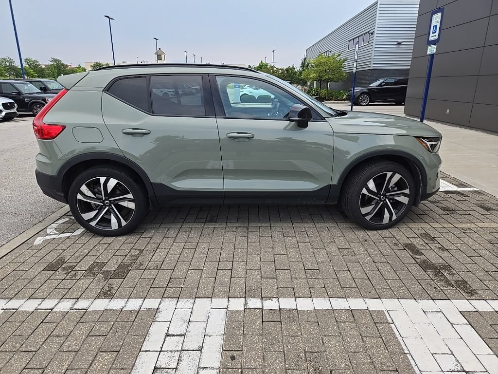 Used 2023 Volvo XC40 B5 Ultimate w/ Climate Package AWD/4WD image 4
