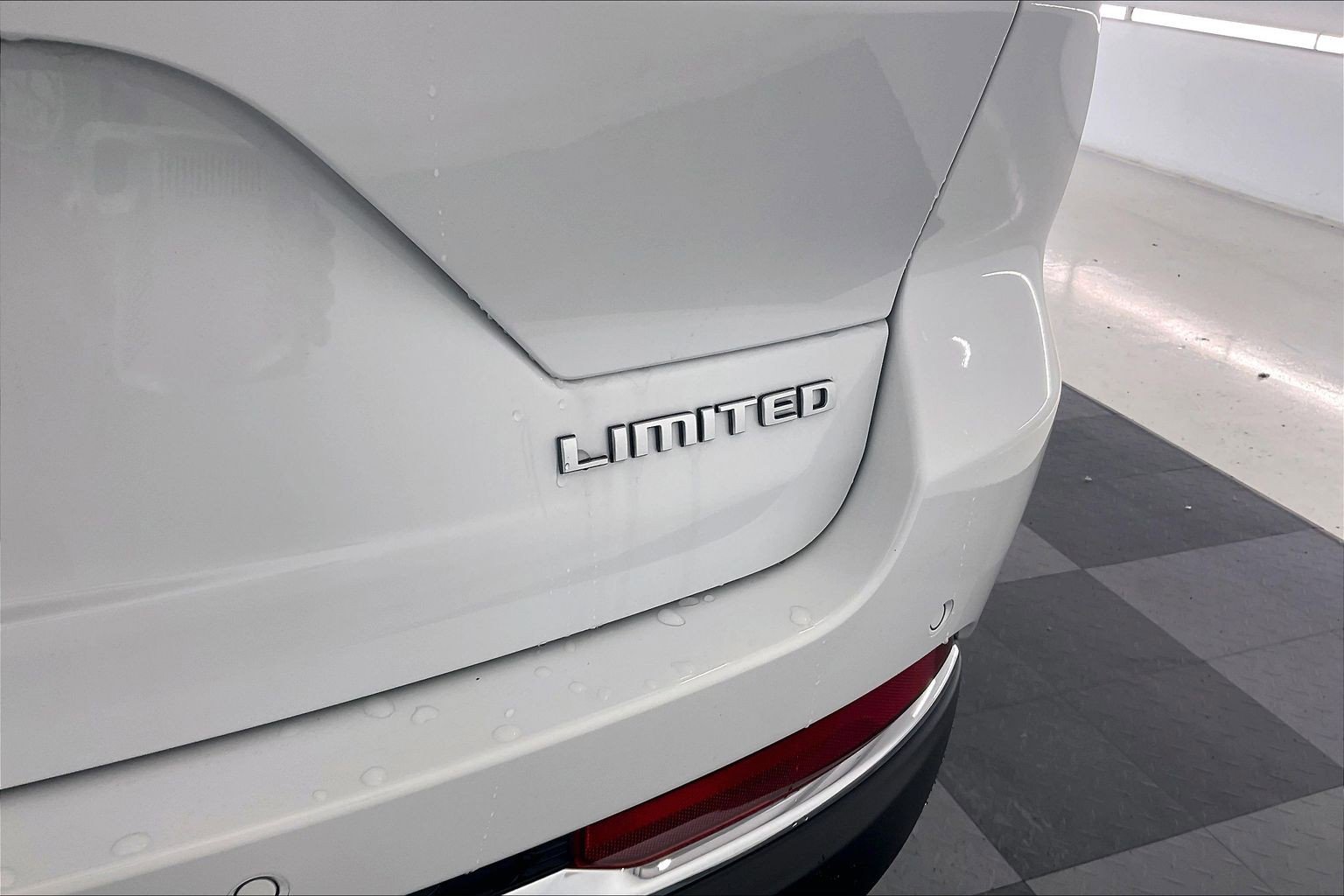 New 2025 Jeep Grand Cherokee Limited AWD/4WD image 17