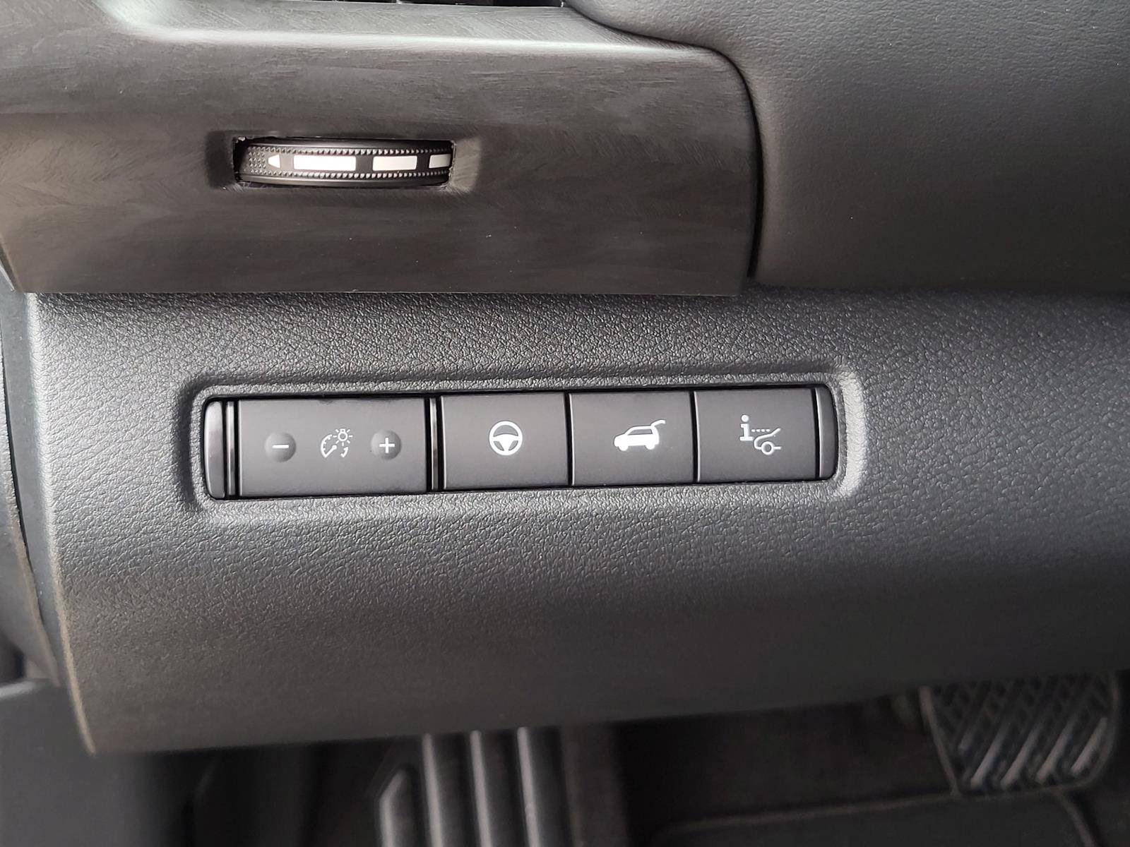 New 2026 Nissan Pathfinder Platinum w/ Cargo Package FWD image 21
