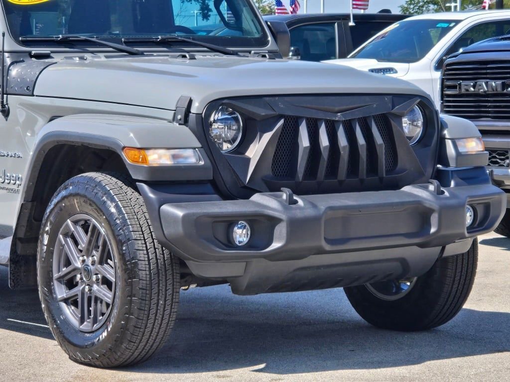Certified 2022 Jeep Wrangler Unlimited Sahara image 3