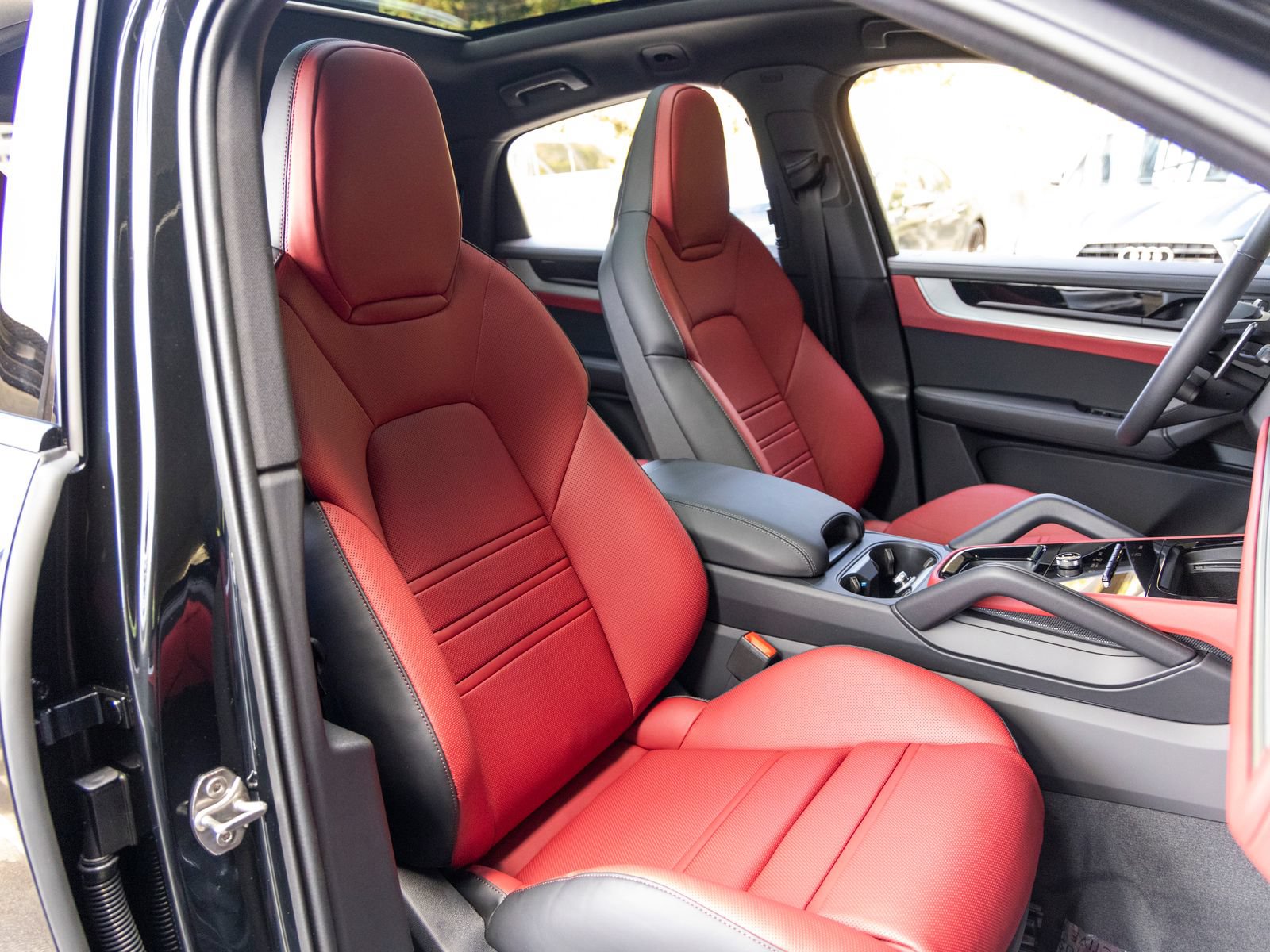 New 2026 Porsche Cayenne Coupe AWD/4WD image 68