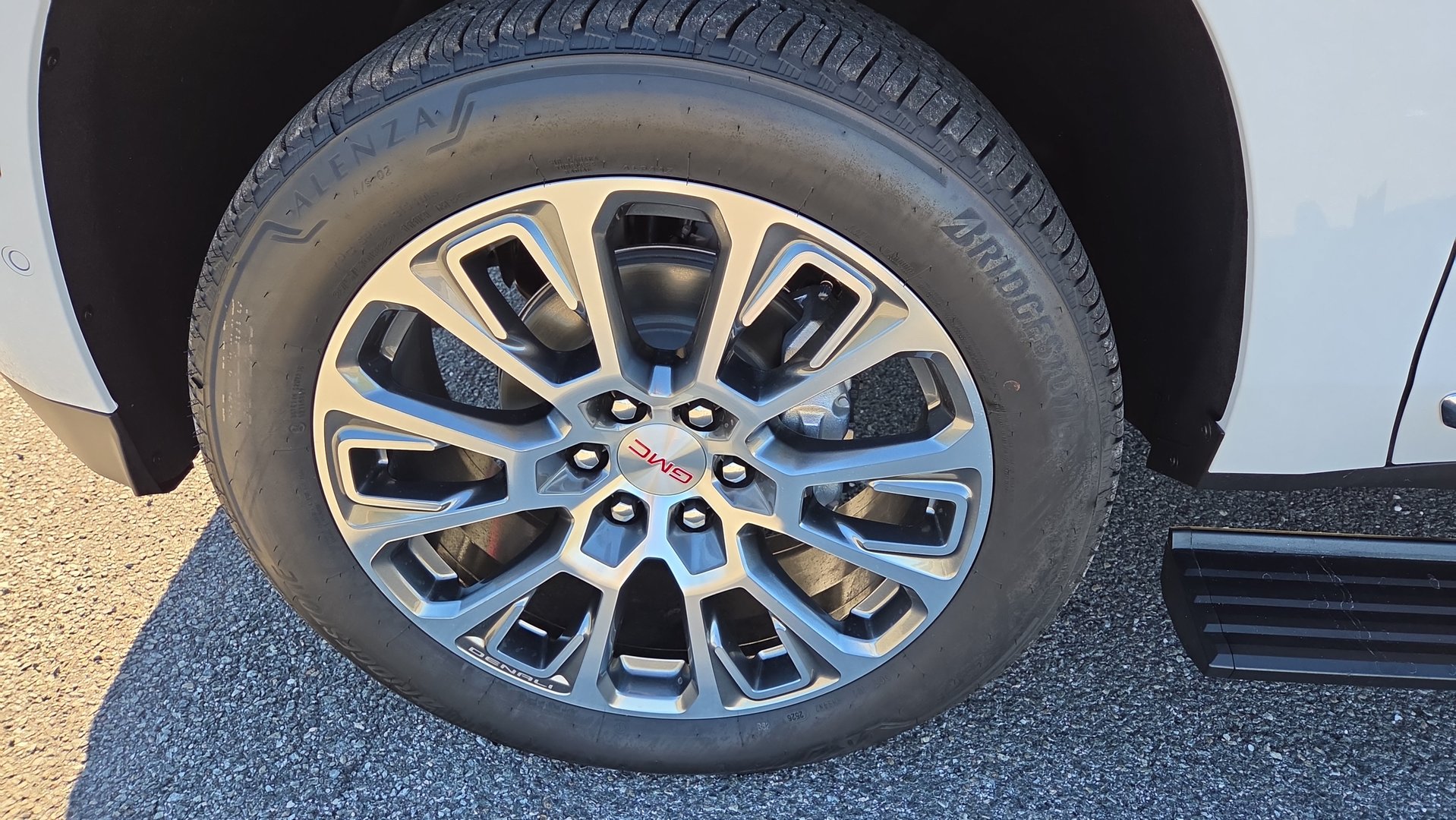 New 2026 GMC Yukon Denali w/ Denali Reserve Package RWD image 11