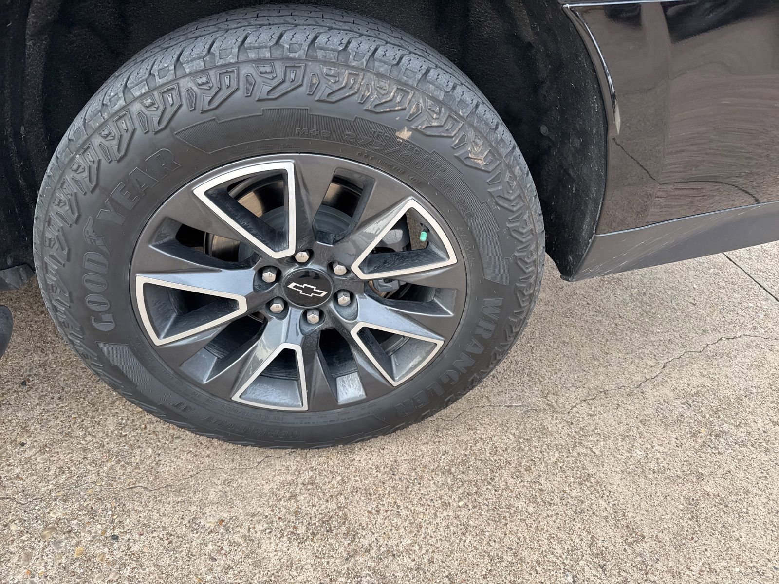 Used 2024 Chevrolet Suburban Z71 w/ Luxury Package image 9