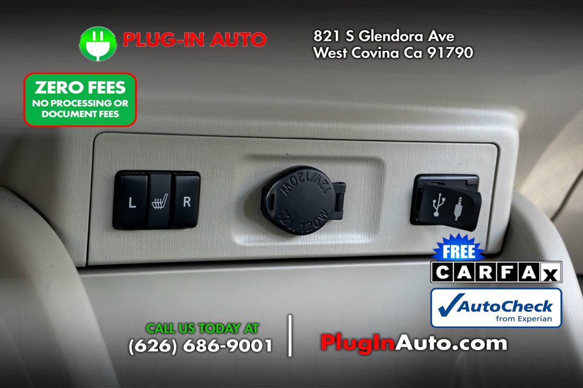 Used 2015 Toyota Prius V Four FWD image 20