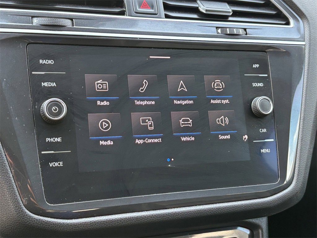 Used 2022 Volkswagen Tiguan SE image 19