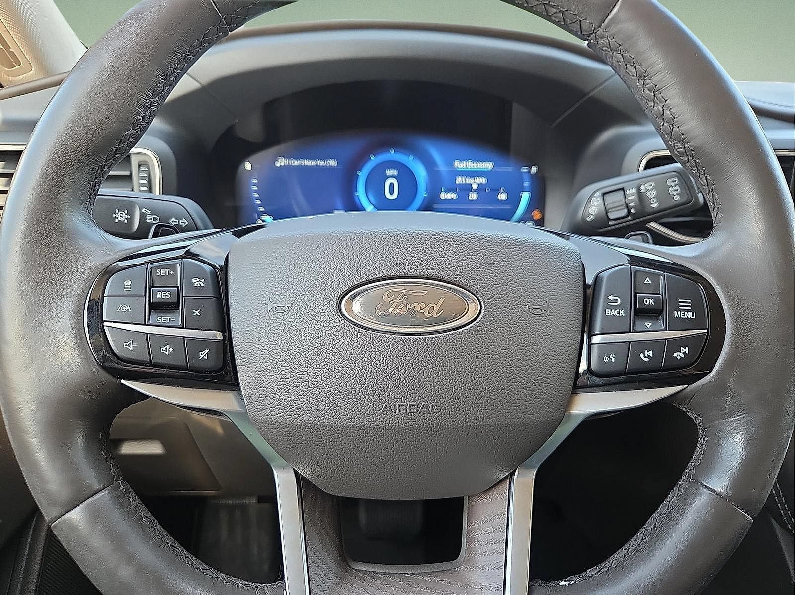 Certified 2021 Ford Explorer Platinum w/ Equipment Group 601A AWD/4WD image 24