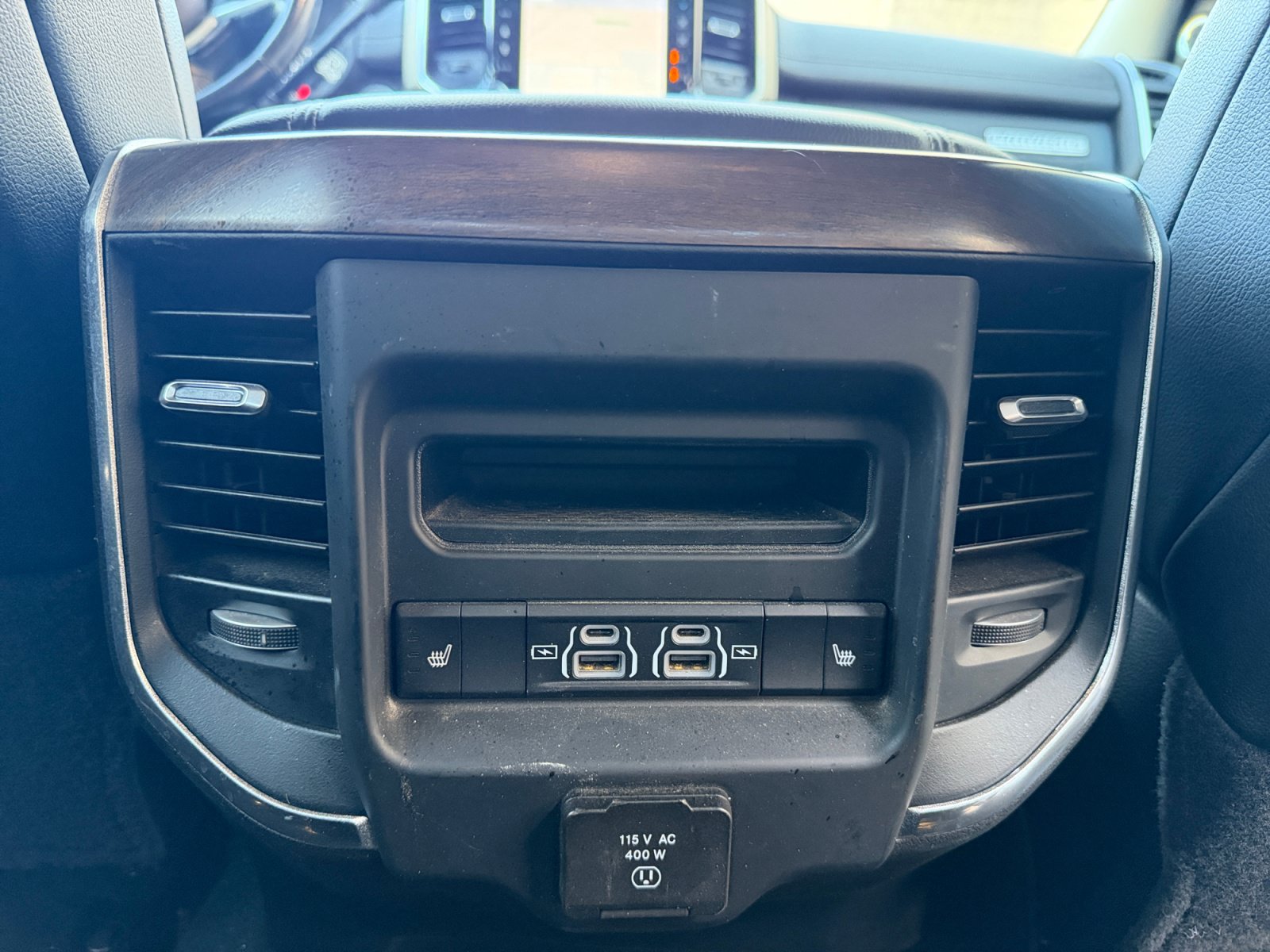 Used 2024 RAM 2500 Laramie AWD/4WD image 32