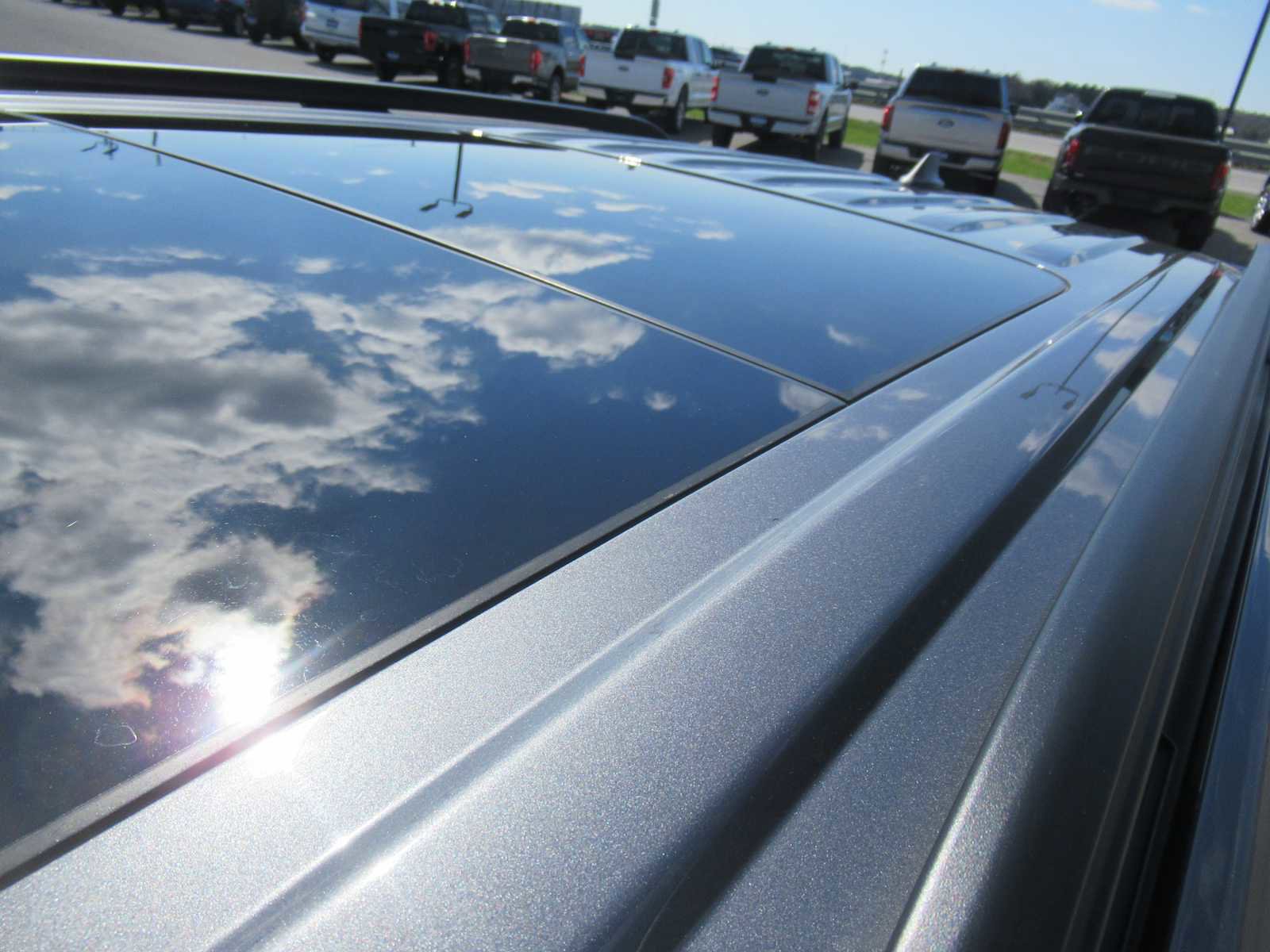 Used 2022 Ford Explorer XLT w/ Equipment Group 202A image 13