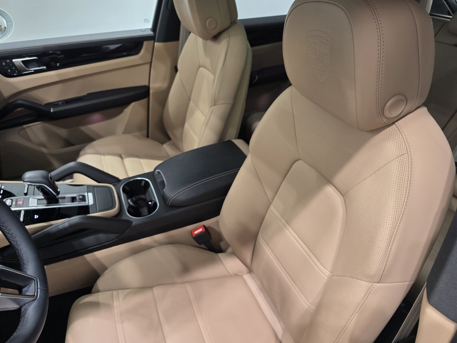 Used 2023 Porsche Cayenne Platinum Edition AWD/4WD image 8